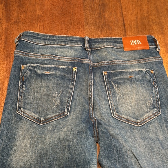 Distressed Blue Jeans - Picture 6 of 8